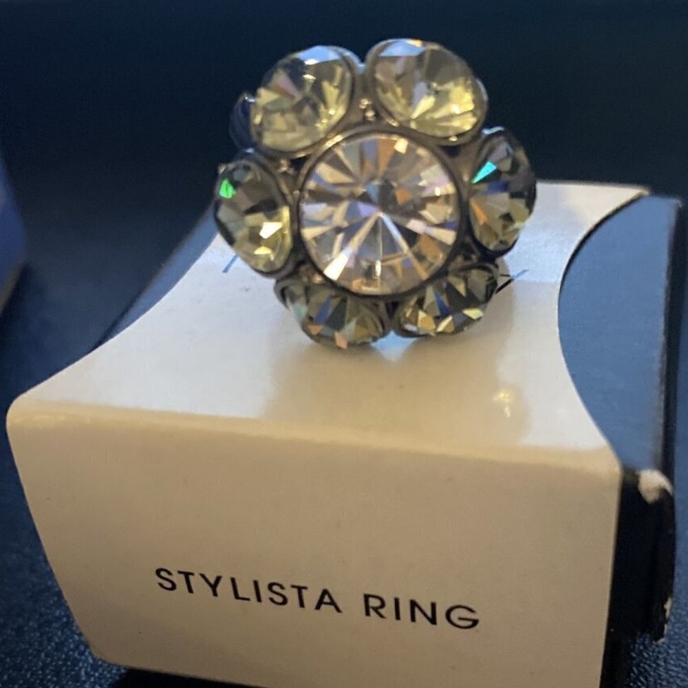 Avon Stylista Fashion Ring  NWT